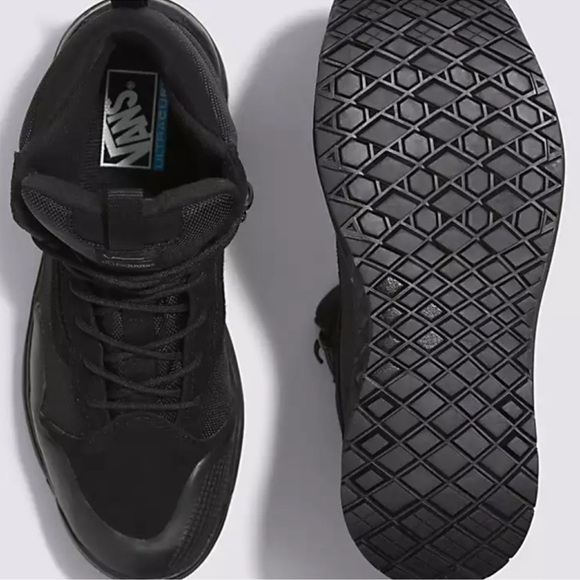 Vans WMNS Ultrarange Exo
Black/Black
Sneakers MTE Boots VN0A4BVSBKA - Picture 3 of 16